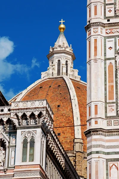 Kopuła z Florencji, detale architektoniczne. Włochy — Zdjęcie stockowe