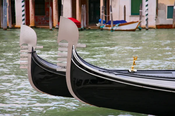 Gondoler på grand canal, Venedig, Italien — Stockfoto