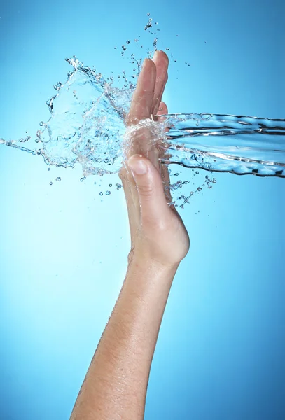 Stříkající vodě — Stock fotografie