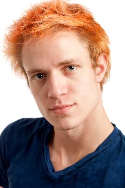 Jovem com cabelo laranja. Estúdio tiro sobre branco . — Fotografia de Stock
