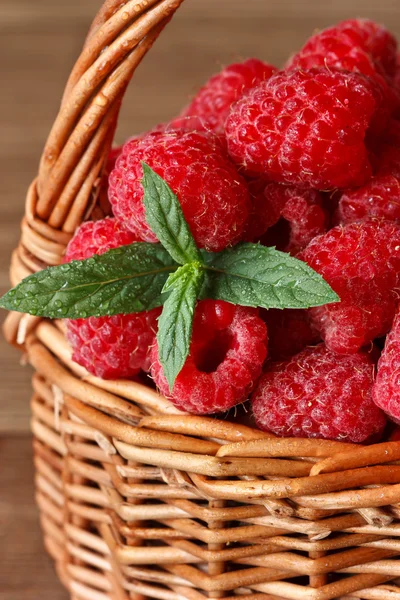 Fresh raspberries. — Stock Photo, Image