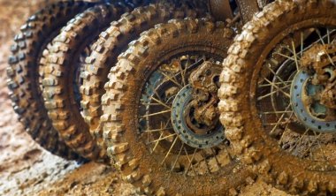 Muddy tires clipart