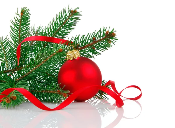 Bola de Natal com abeto do ramo — Fotografia de Stock
