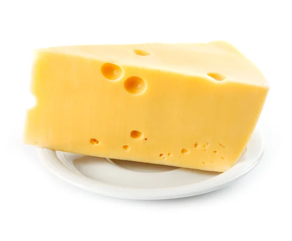Pedaço de queijo amarelo, isolado no branco — Fotografia de Stock