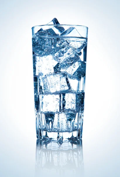 Glass of fresh cool water with ice — Stock Photo, Image