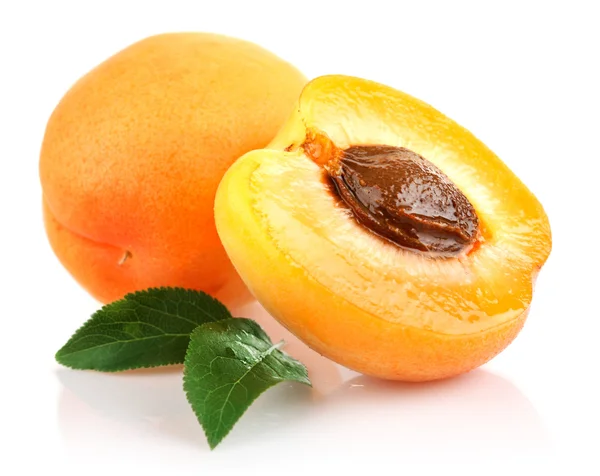 Apricot fruits with green leaf — Stock Photo, Image