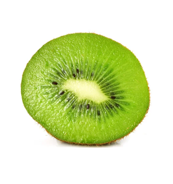 Frutta kiwi freschi tagliati isolato su bianco — Foto Stock