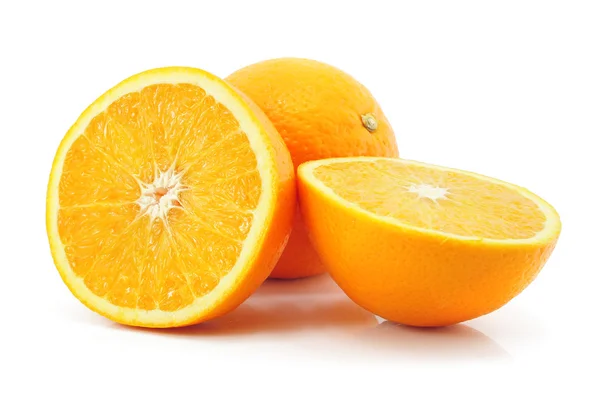 Owoców cytrusowych pomarańczy na białym tle — Zdjęcie stockowe