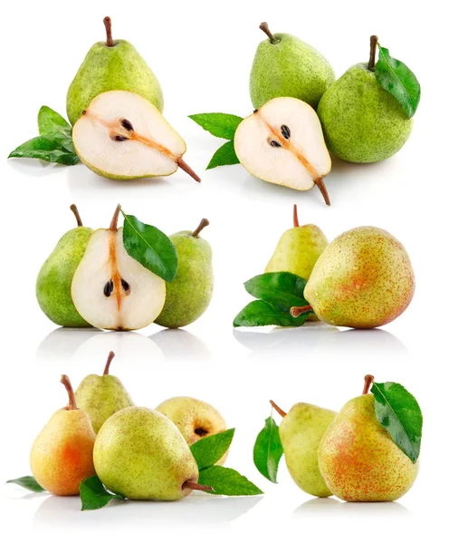 Set fresh pear fruits with green leaf — Stock Photo, Image