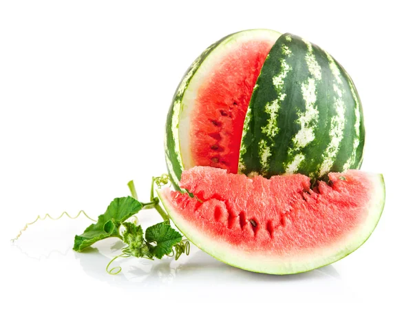 Saftige Wassermelone im Schnitt mit grünes Blatt — Stockfoto