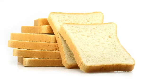 Pan fresco cortado sobre fondo blanco — Foto de Stock