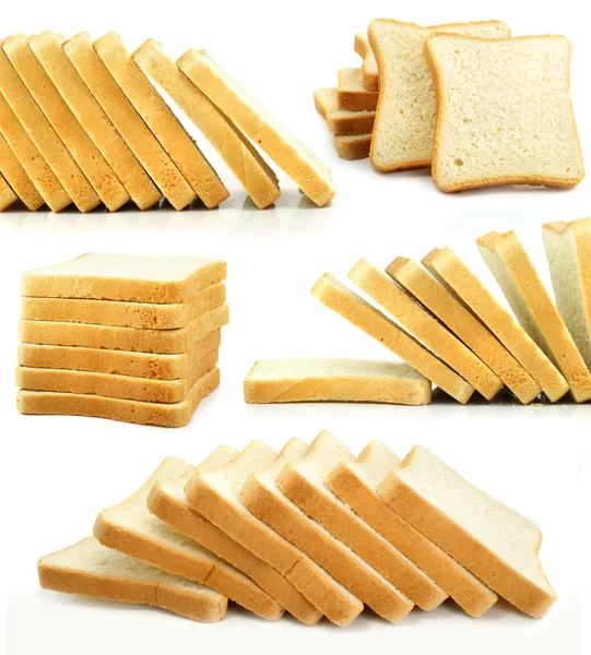 Nybakat bröd skivor isolerade mat — Stockfoto
