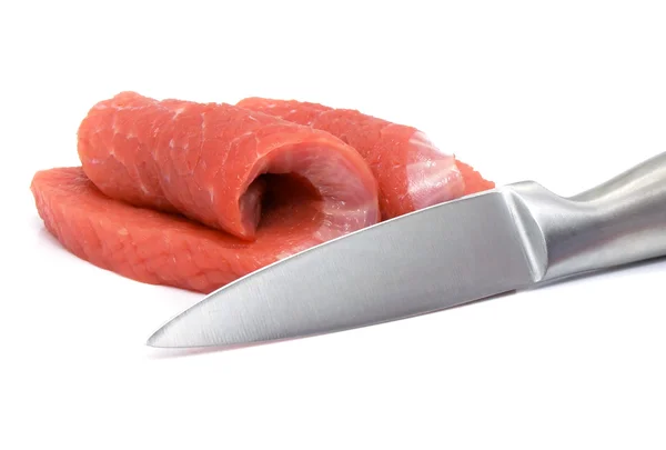 Carne e alimento isolado de faca — Fotografia de Stock