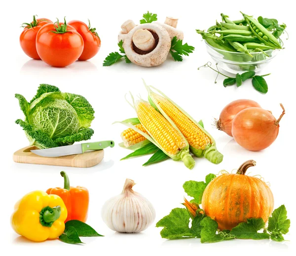 Ορίσετε φρέσκα λαχανικά με πράσινα άδεια — Φωτογραφία Αρχείου