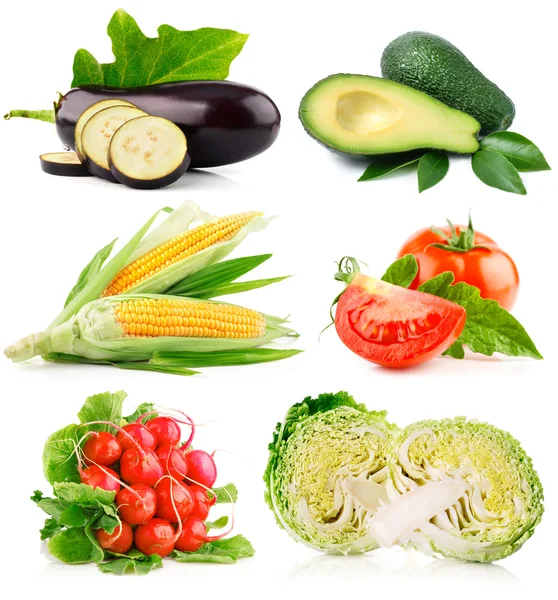 Ställa in färska grönsaker med klippa och gröna blad — Stockfoto