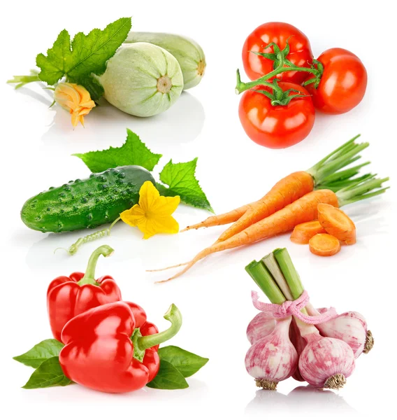 Set fresh vegetables with green leaves — Stock Photo, Image
