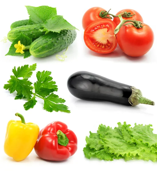 Una alimentación saludable. easonal verduras orgánicas frescas están aisladas en un blanco ba — Stok fotoğraf
