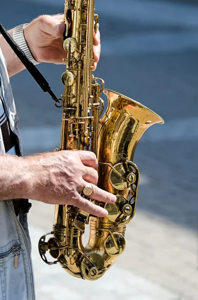 Саксофонист — стоковое фото