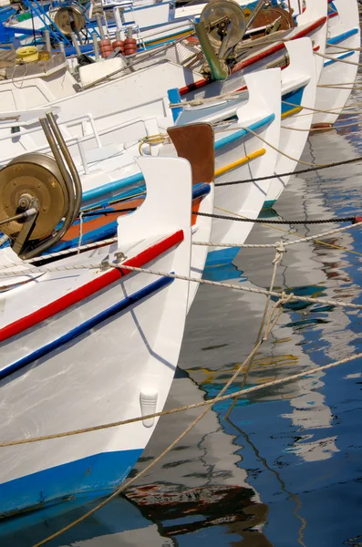 Рыбацкие лодки — стоковое фото