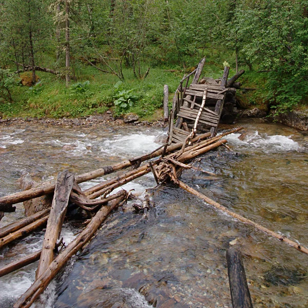 Ponte quebrada — Fotografia de Stock