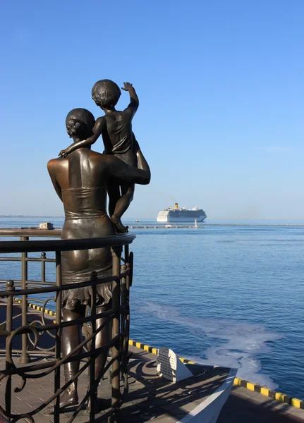 Statue in marina — Stock Photo, Image