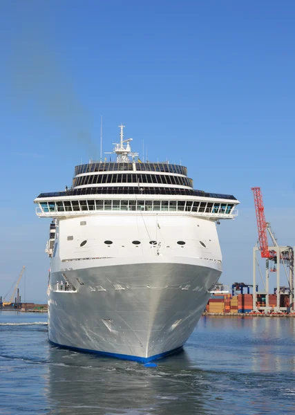 White cruise ship — Stock Photo, Image