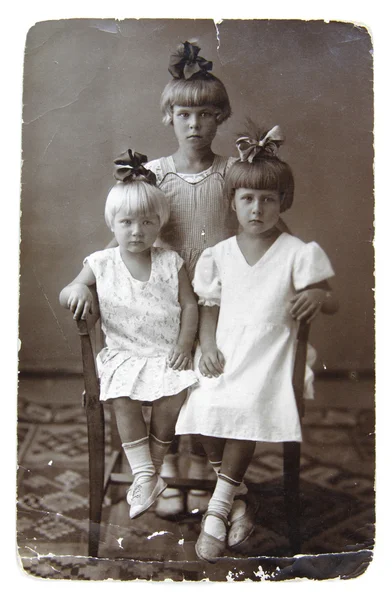 Ancient photo of three sisters — Stock Photo, Image