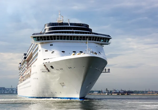 Beyaz cruise liner — Stok fotoğraf