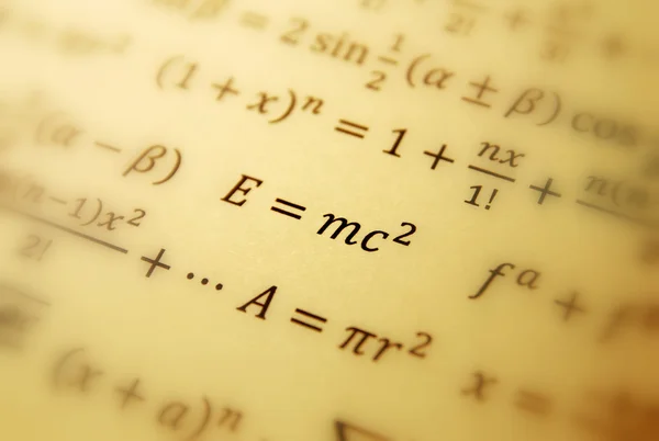 爱因斯坦的相对论公式 — 图库照片