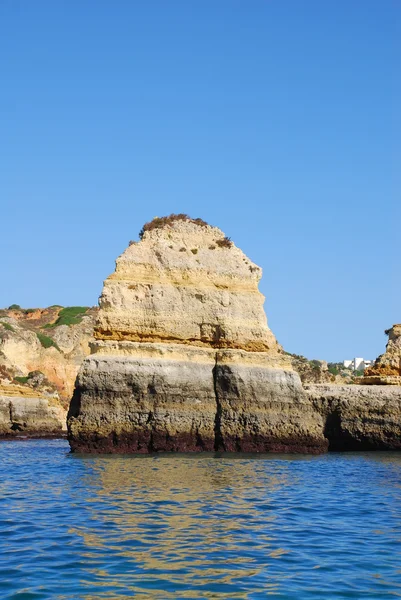 Κίτρινο βράχια στο Λάγος στο Αλγκάρβε της Πορτογαλίας — Φωτογραφία Αρχείου