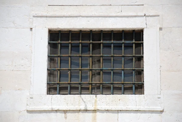 Fenêtre devant le célèbre Panthéon National de Lisbonne — Photo