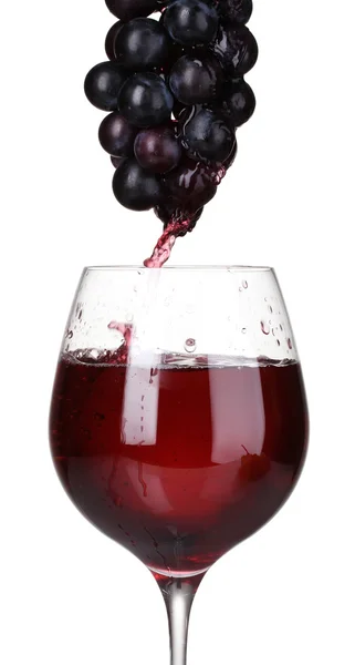 Weißwein im Glas und Trauben isoliert auf weiß — Stockfoto