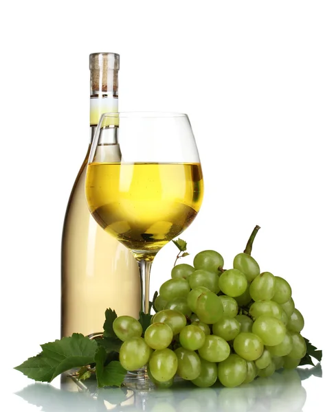 成熟的葡萄、 葡萄酒玻璃和瓶红酒 — 图库照片