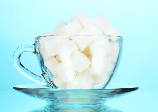 Zucchero raffinato in una tazza — Foto Stock