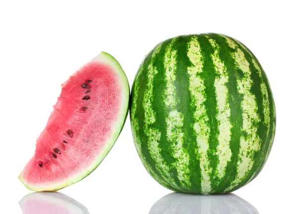 Mogen vattenmelon och segment — Stockfoto