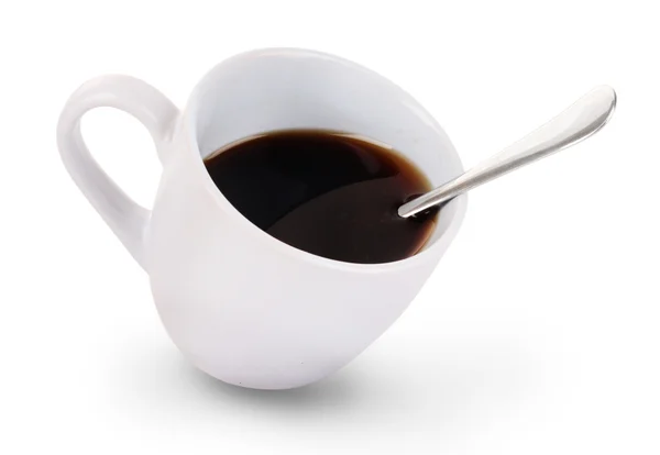 Синя чашка з чорною кавою ізольована на білому — стокове фото
