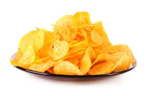 Kartoffelchips auf dem Teller isoliert auf weiß — Stockfoto