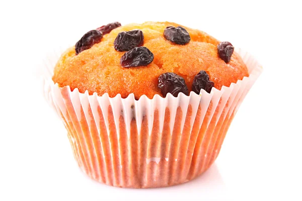 Muffin met rozijnen geïsoleerd op wit — Stockfoto