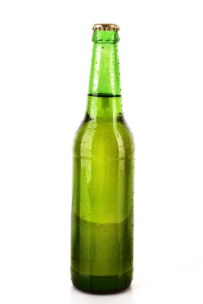 用白葡萄酒隔离的啤酒瓶 — 图库照片