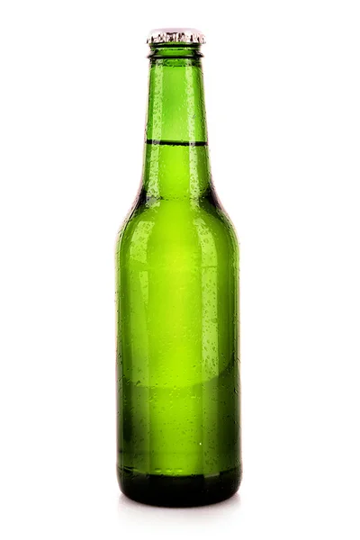 Fles bier geïsoleerd op wit — Stockfoto