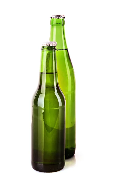 Garrafas de cerveja isoladas em branco — Fotografia de Stock