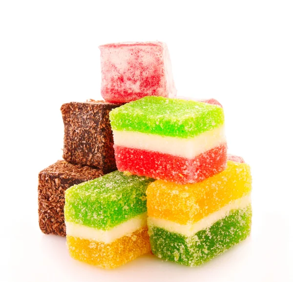 Красочные конфеты желе на белом фоне — стоковое фото