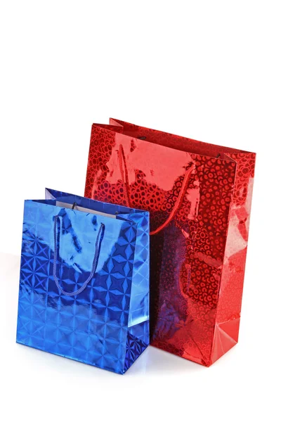 Sacos de compras coloridos isolados no fundo branco — Fotografia de Stock