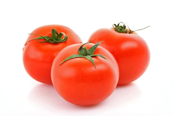 Rotes Tomatengemüse isoliert auf weißem Hintergrund — Stockfoto