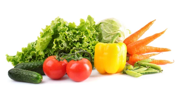 Свежие овощи на белом — стоковое фото