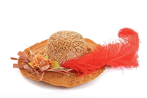 Sombrero con plumas rojas y flores —  Fotos de Stock