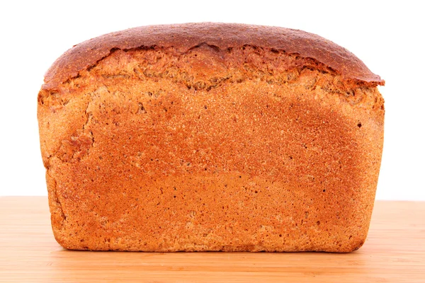 Pan de trigo fresco. Aislado sobre fondo blanco —  Fotos de Stock