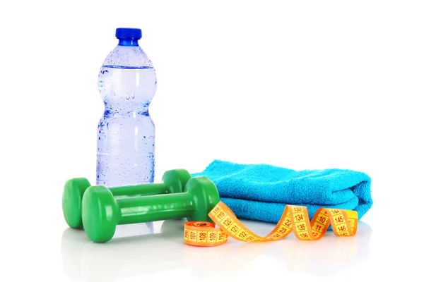Garrafa azul de água, toalha de esportes e equipamento de exercício isola — Fotografia de Stock