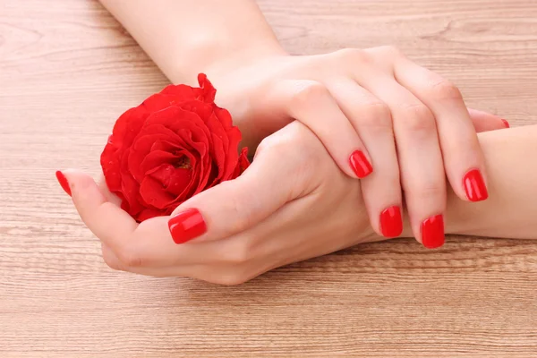 Piękny czerwony do manicure — Zdjęcie stockowe