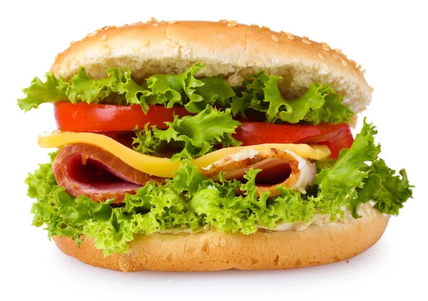 Sabrosa hamburguesa con verduras y jamón aislado en blanco —  Fotos de Stock